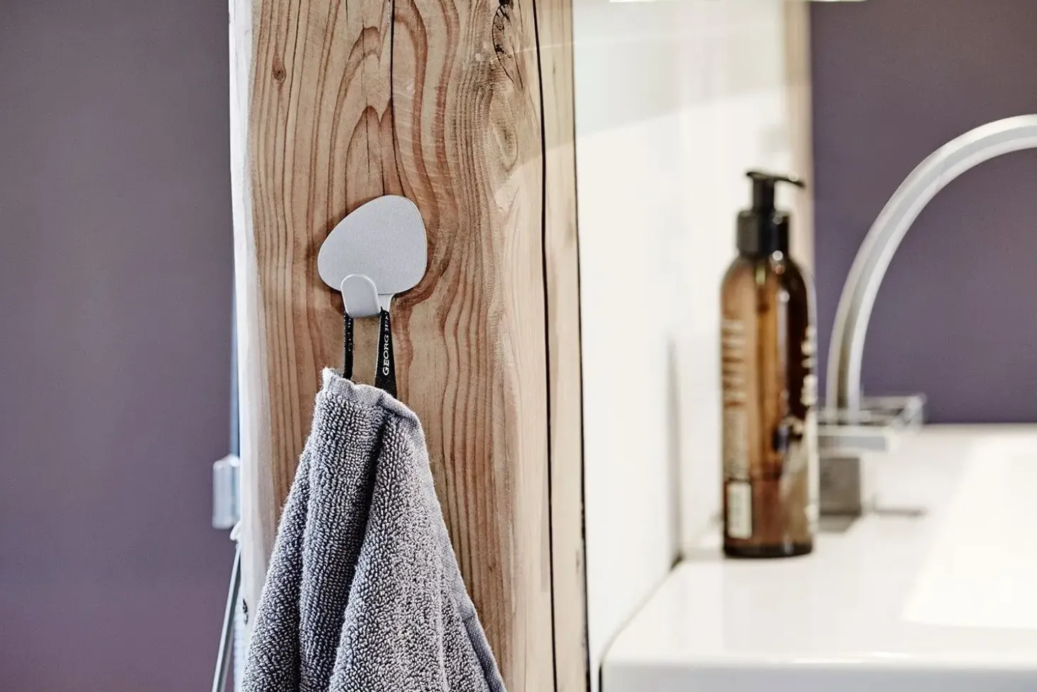 LindDNA - Knager Curve hook (2 stk.) Nupo metallic / Alu metallic (small)