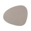 LindDNA dækkeserviet - Table mat curve 37 x 44 cm (nupo/light grey)