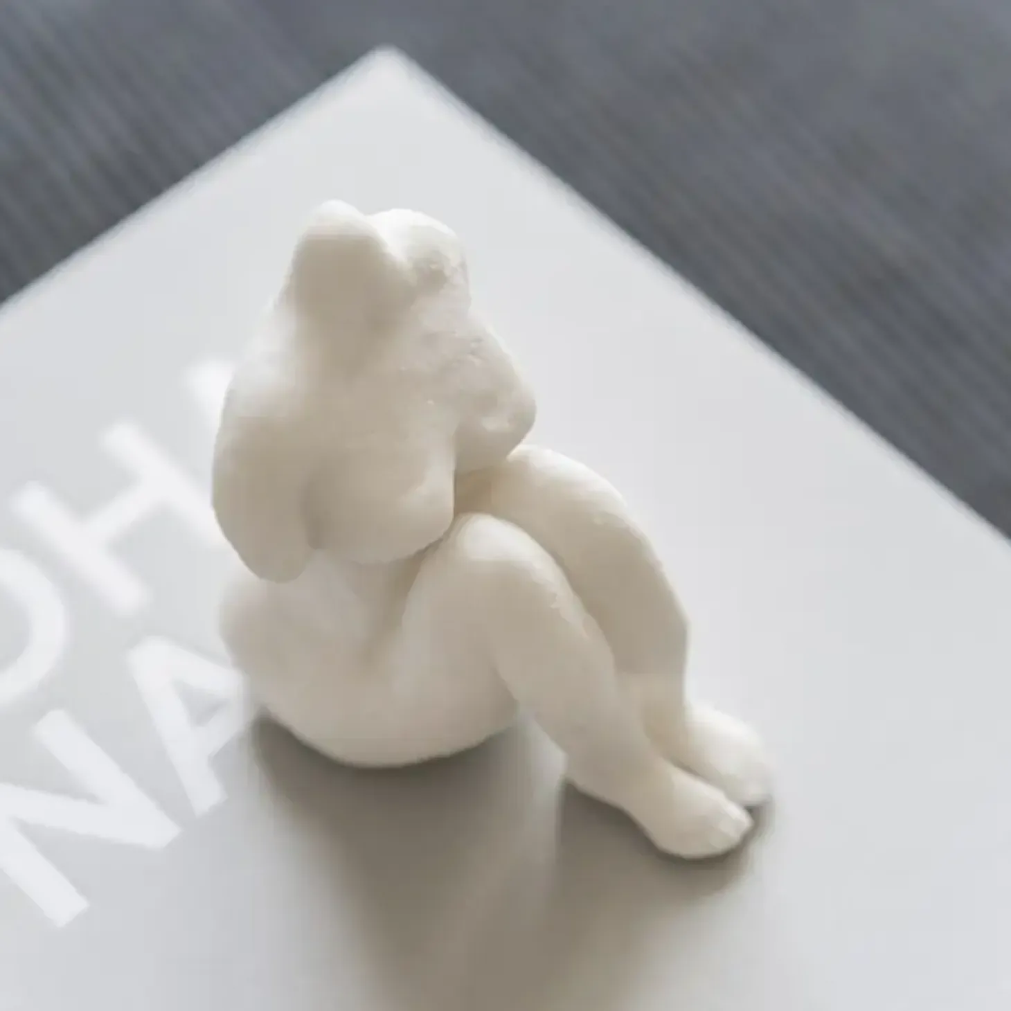 Mette Ditmer - ART PIECE Sitting Woman - Off-white