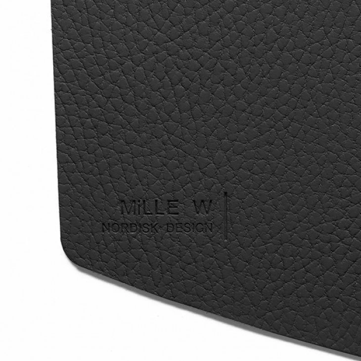 MiLLE W NORDISK DESIGN - Ellips Dækkeserviet - Sort - 45x35 cm