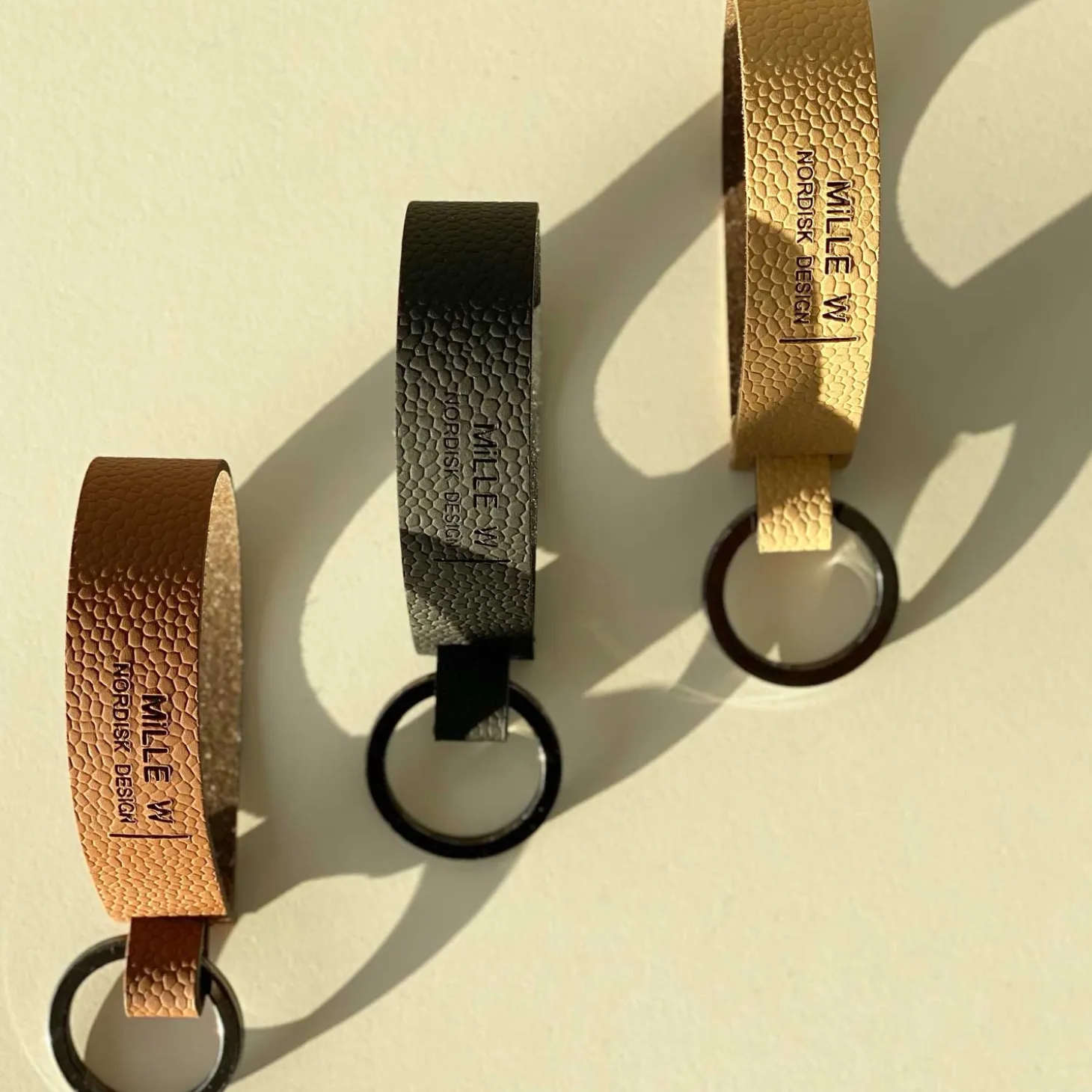 MiLLE W NORDISK DESIGN - Nøglering - Cognac læder