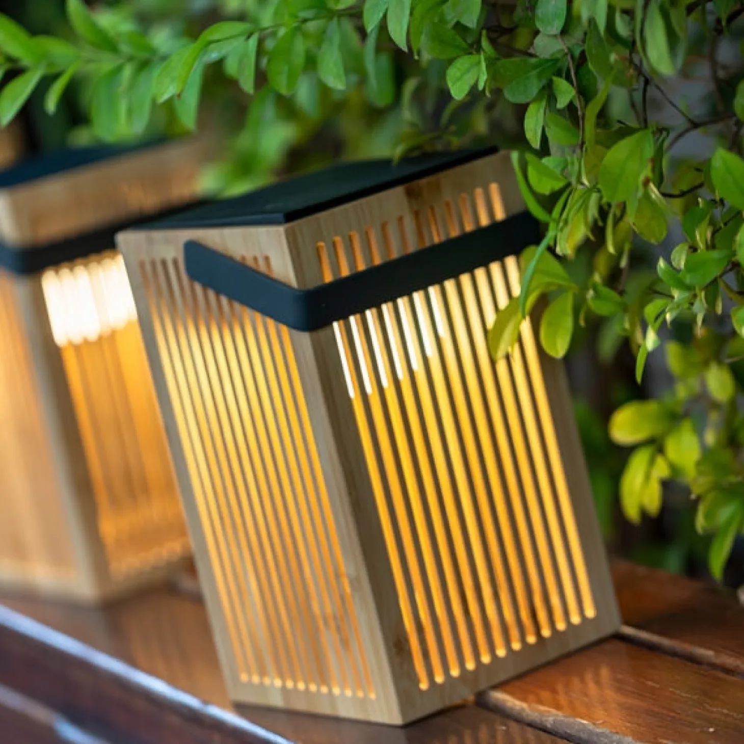 New Garden - Lanterne - Okinawa - Genopladelig med solceller og usb - Bambus
