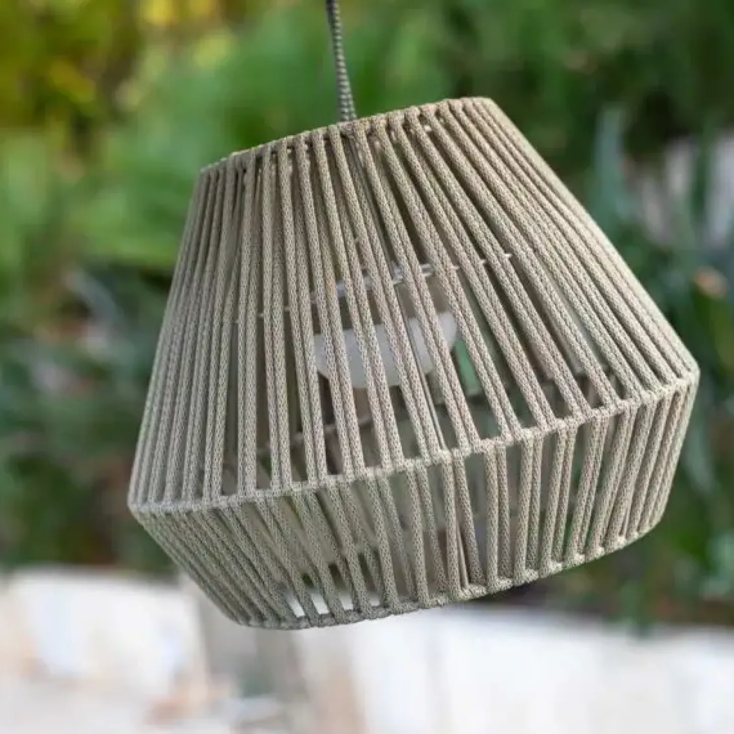 New Garden - Pendel havelampe - Conta 30 hang (genopladelig pære medfølger)