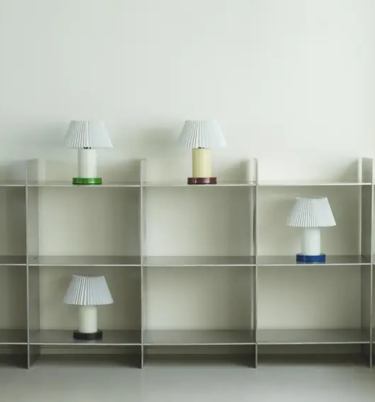 Normann Copenhagen - Cellu - Bordlampe - Creme - brun bund