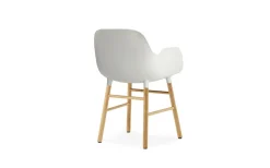 Normann Copenhagen - Form stol m. armlæn - hvid/eg