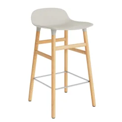 Normann Copenhagen - Form Barstool 65 cm - Lys grå/Eg