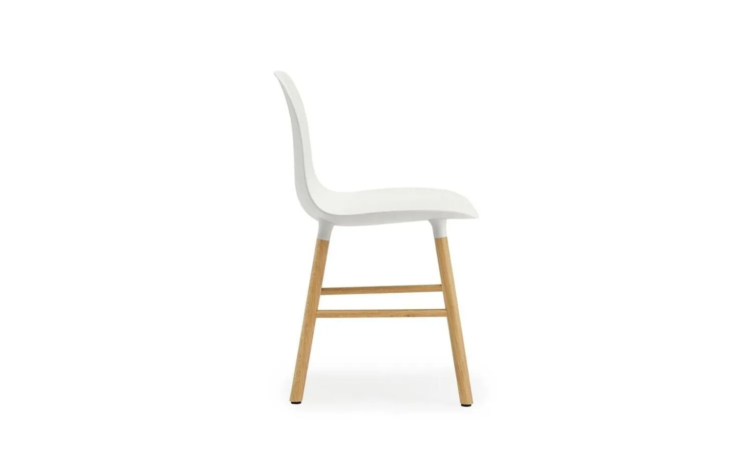 Normann Copenhagen - Form Chair Oak - Stol i Hvid og Eg