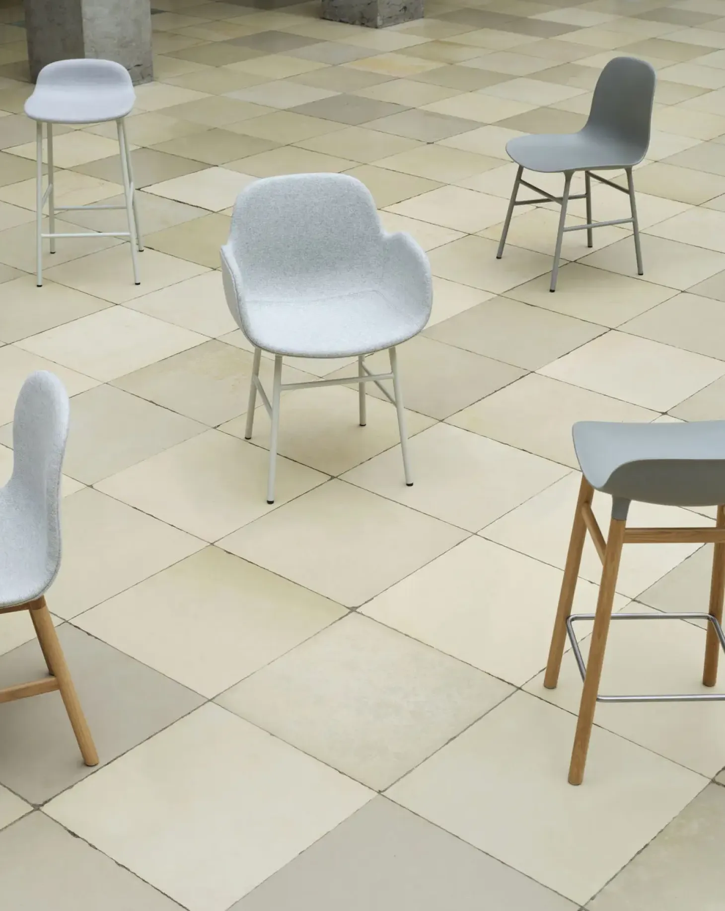 Normann Copenhagen - Form Barstool 65 cm - Blå/Stål
