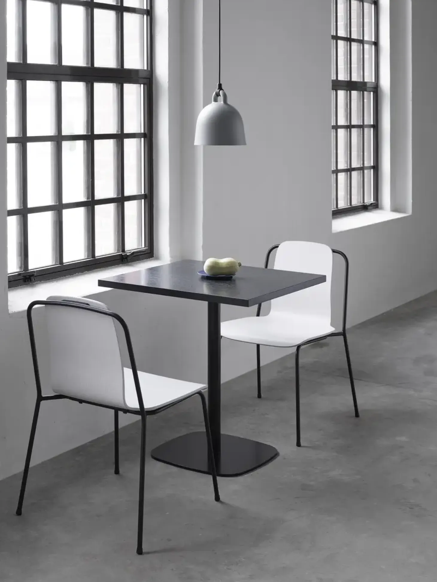 Normann Copenhagen - Form Cafe Table H74,5 cm - 60x60 cm