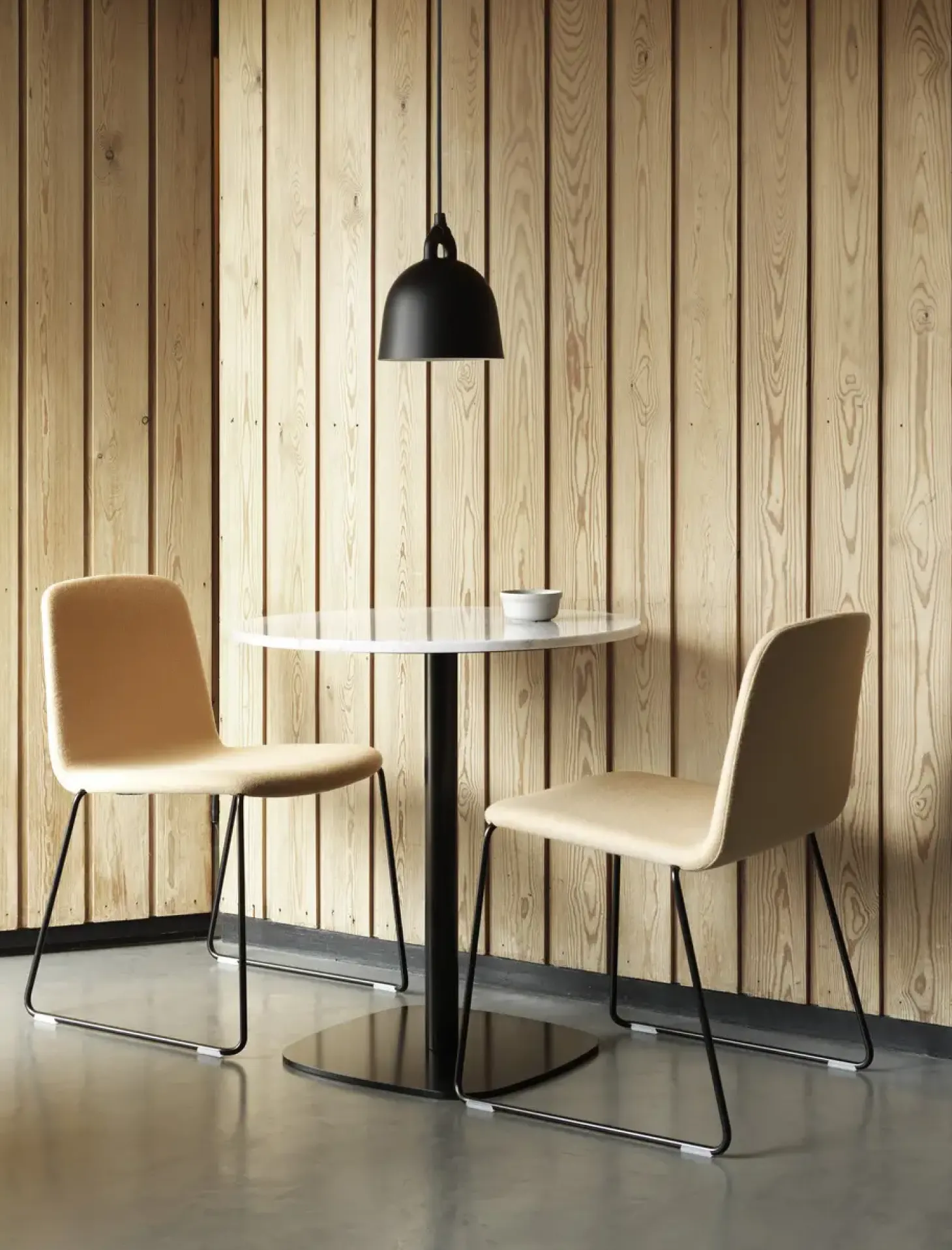 Normann Copenhagen - Form Cafe Table H74,5 Ø60 cm