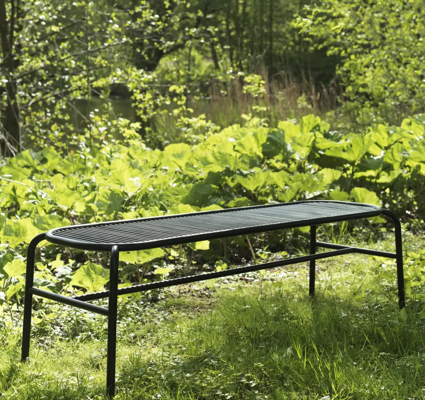 Normann Copenhagen - Havebænk - Vig - Sort - 150 x 50 x 46 cm