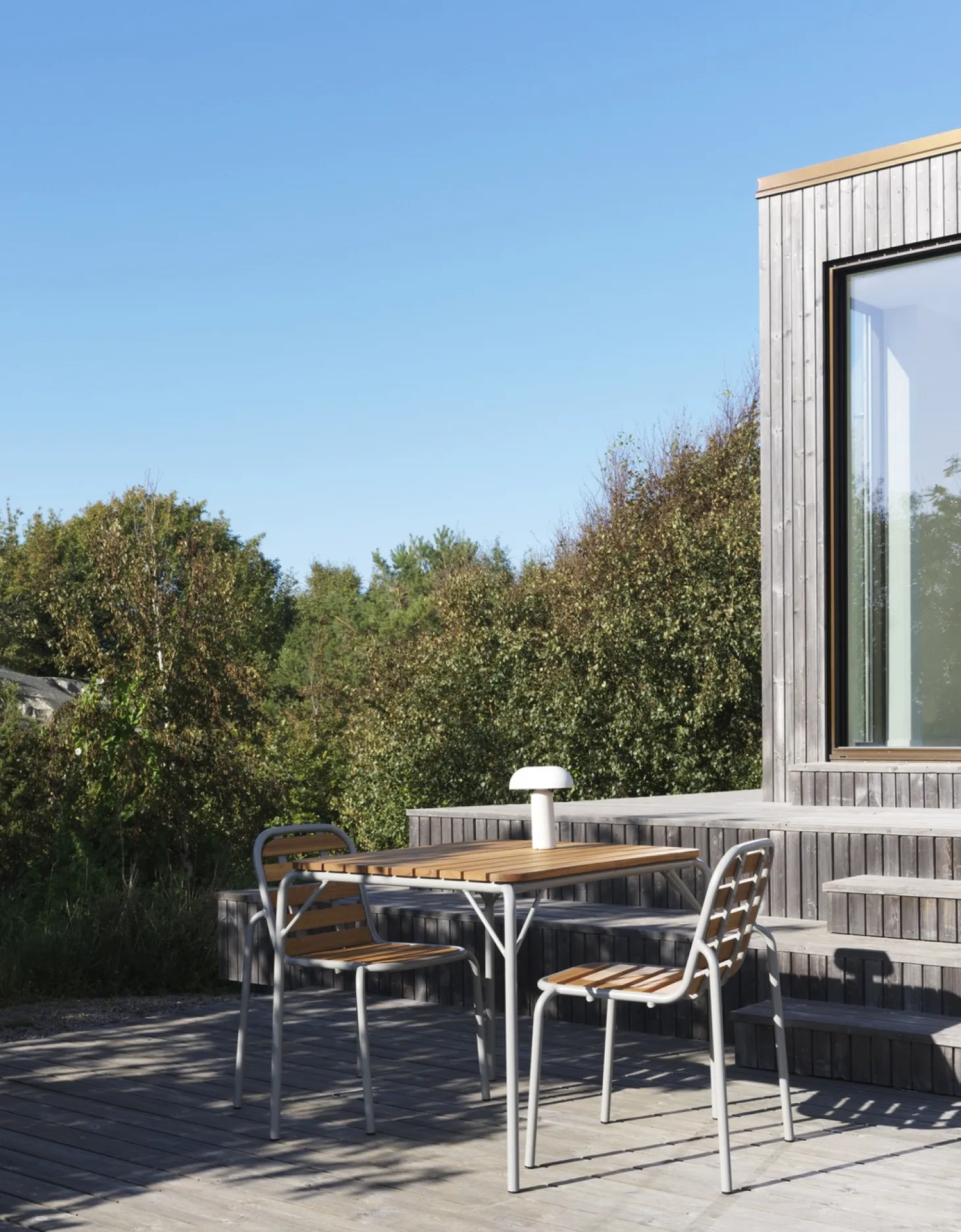 Normann Copenhagen - Havebord - Vig Robinie - 90x80 - Grå