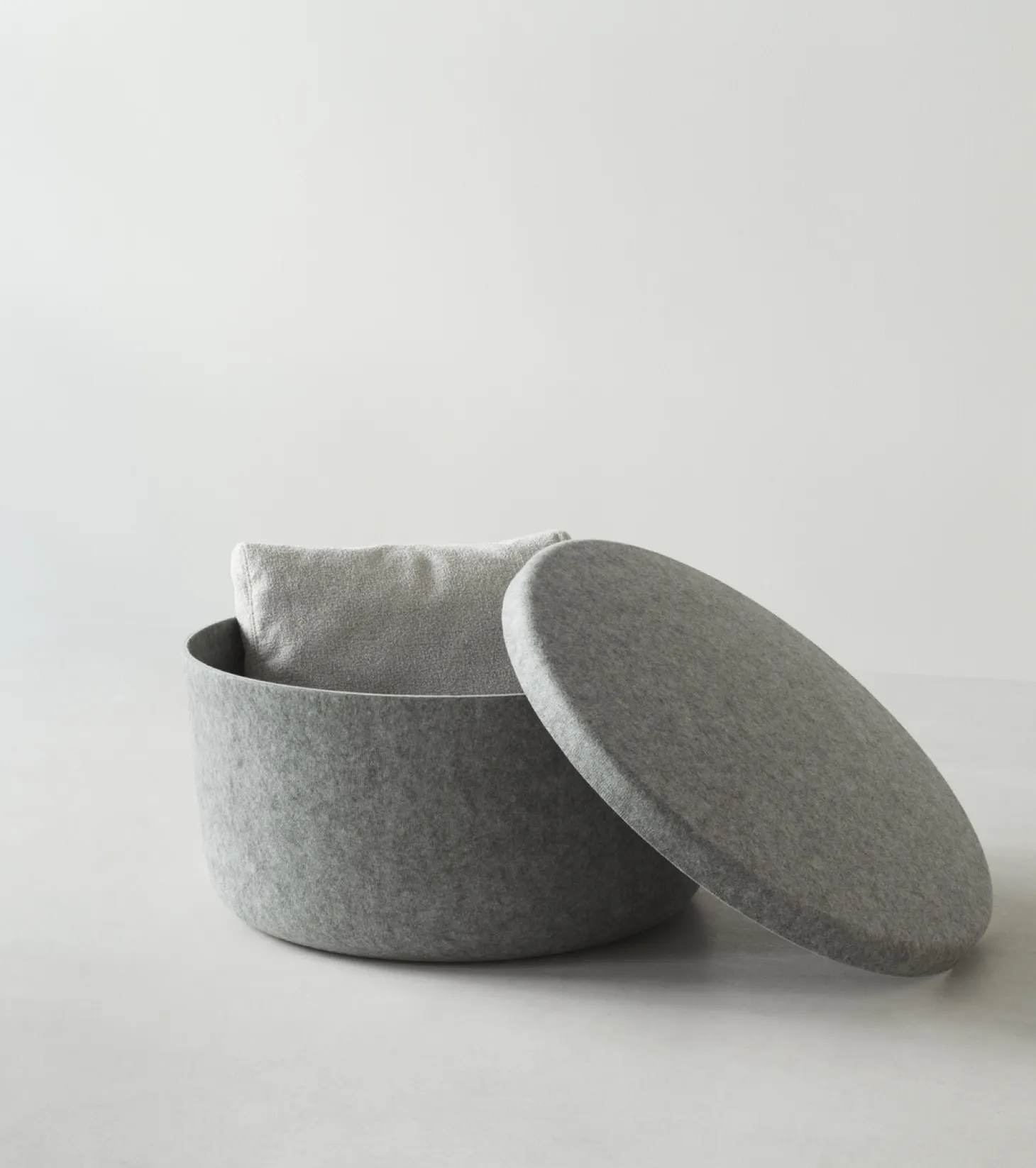 Normann Copenhagen - Hide Opbevarings Puf - Sand - Small