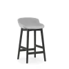 Normann Copenhagen - Hyg Barstool 65 cm Full Upholstery Black Oak