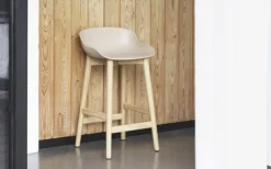 Normann Copenhagen - Hyg Barstool 65 cm Oak Sand