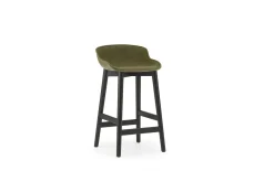 Normann Copenhagen - Hyg Barstool 65 cm Front Upholstery Olive & Black Oak