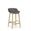 Normann Copenhagen - Hyg Barstool 65 cm Front Upholstery Black & Oak