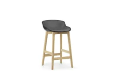 Normann Copenhagen - Hyg Barstool 65 cm Front Upholstery Black & Oak