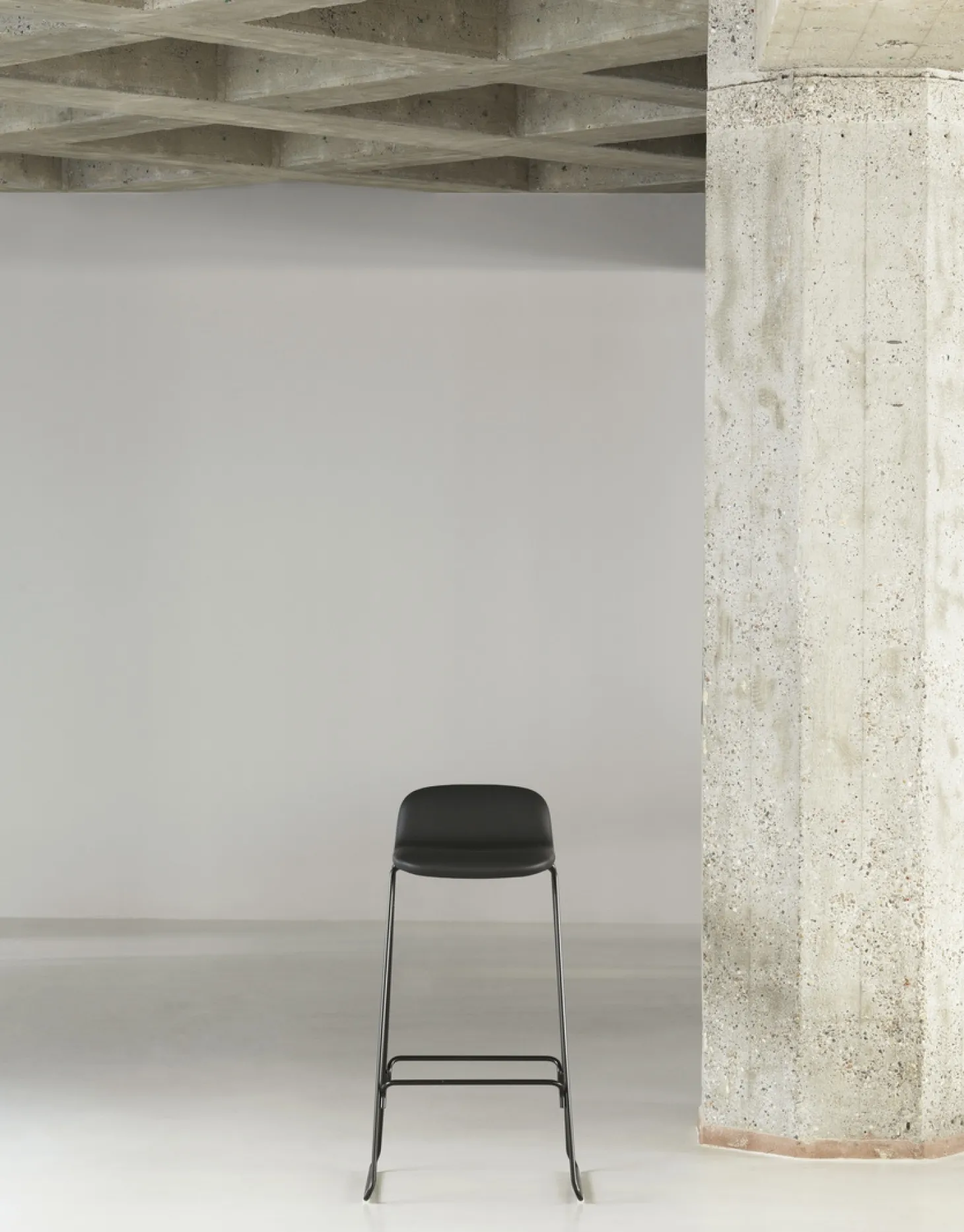 Normann Copenhagen - Just Barstool 75 cm w. back Full Upholstery Black Steel