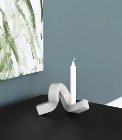 Normann Copenhagen - Lysestage - Crooked Candlestick One - Warm Grey / Varm Grå