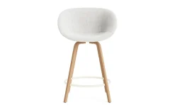 Normann Copenhagen - Mat Bar Armchair 65 cm Full Upholstery Beech/Cream - Hallingdal 110