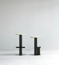 Normann Copenhagen - Pole Barstool 65 cm - Pine/Black