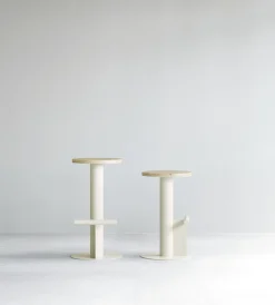 Normann Copenhagen - Pole Barstool 65 cm - Pine/Sand