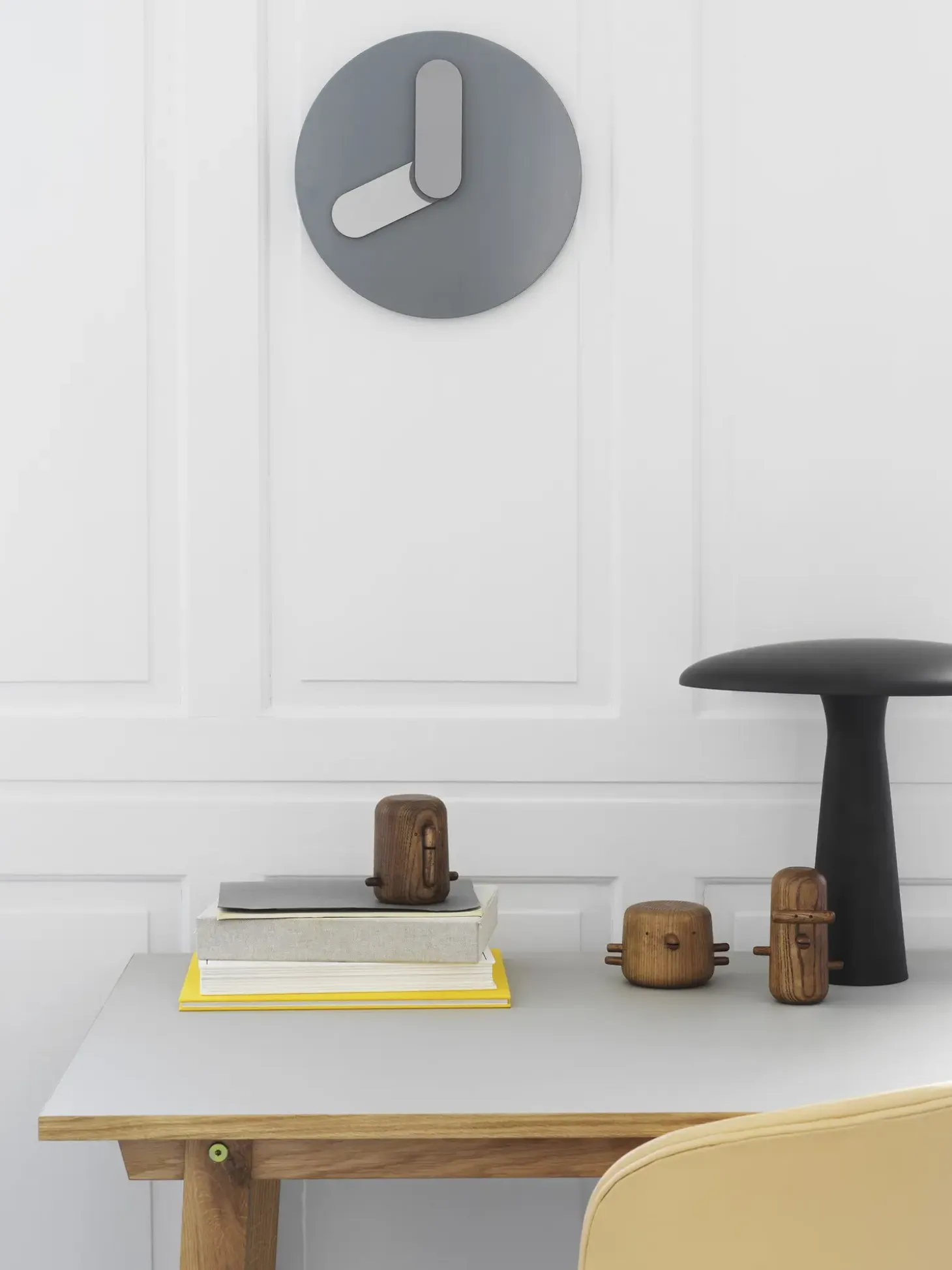 Normann Copenhagen - San træfigur - Bejdset ask