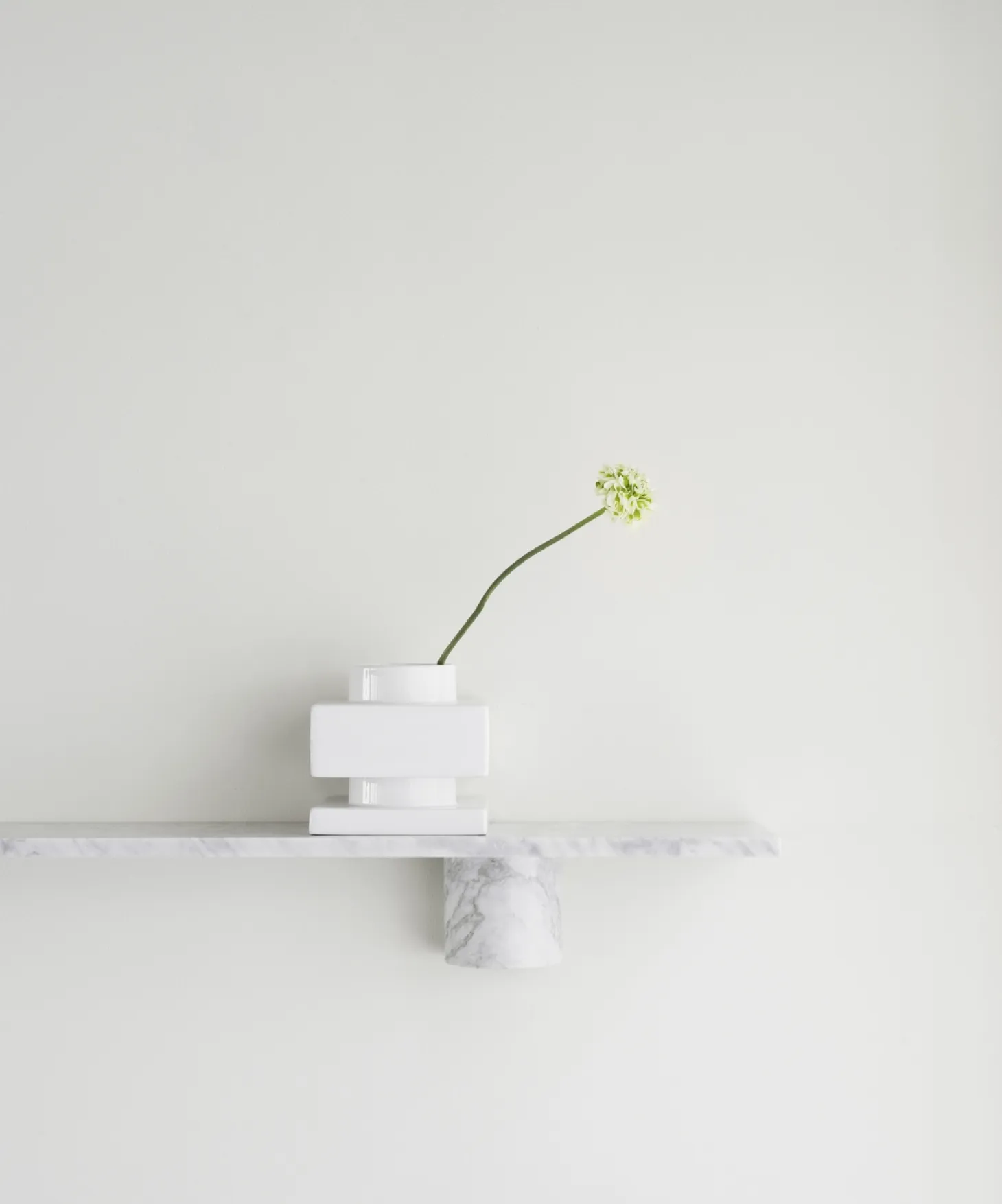 Normann Copenhagen - Sten Hylde - 120 cm - hvid marmor