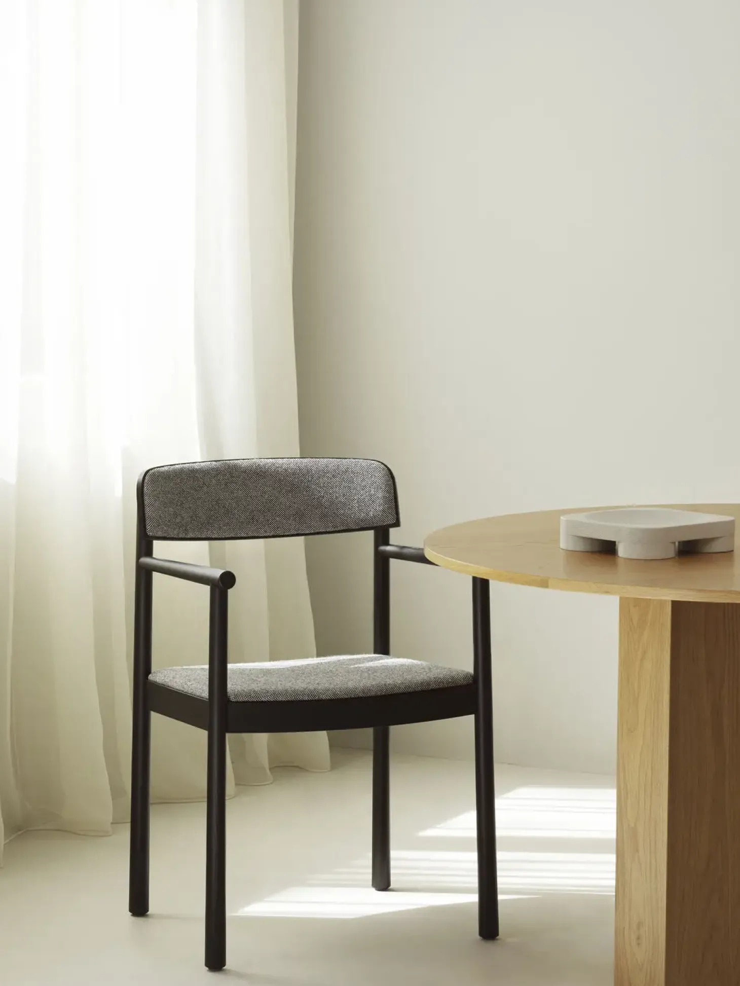 Normann Copenhagen - Timb Lounge Armchair Upholstery Black / Hallingdal 166