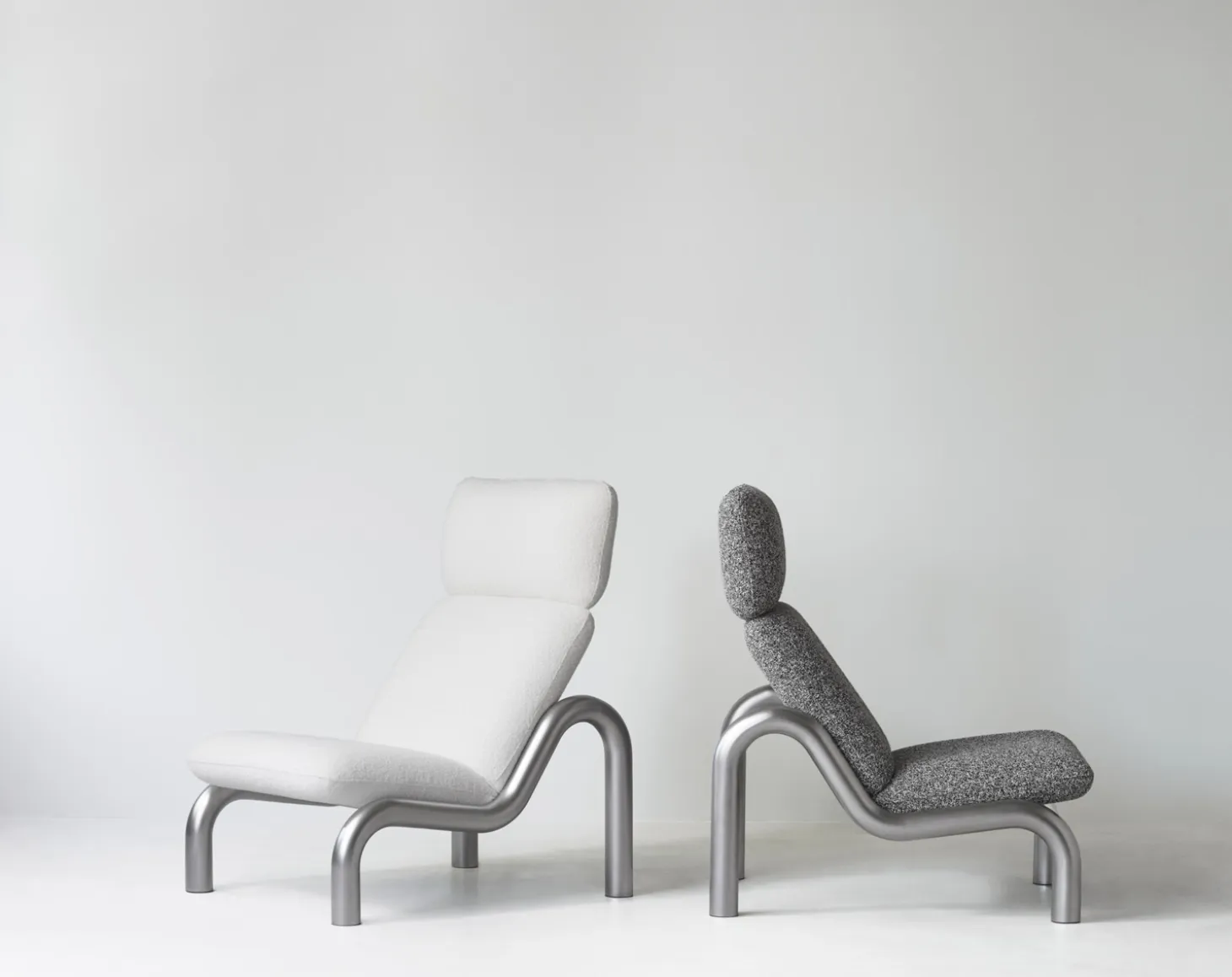 Normann Copenhagen - Tube Lounge Chair - lys grå - Hallingdal 110