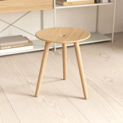 NovoForm - Skammel - Di VOLO Stool - Mørk Eg - 45 cm