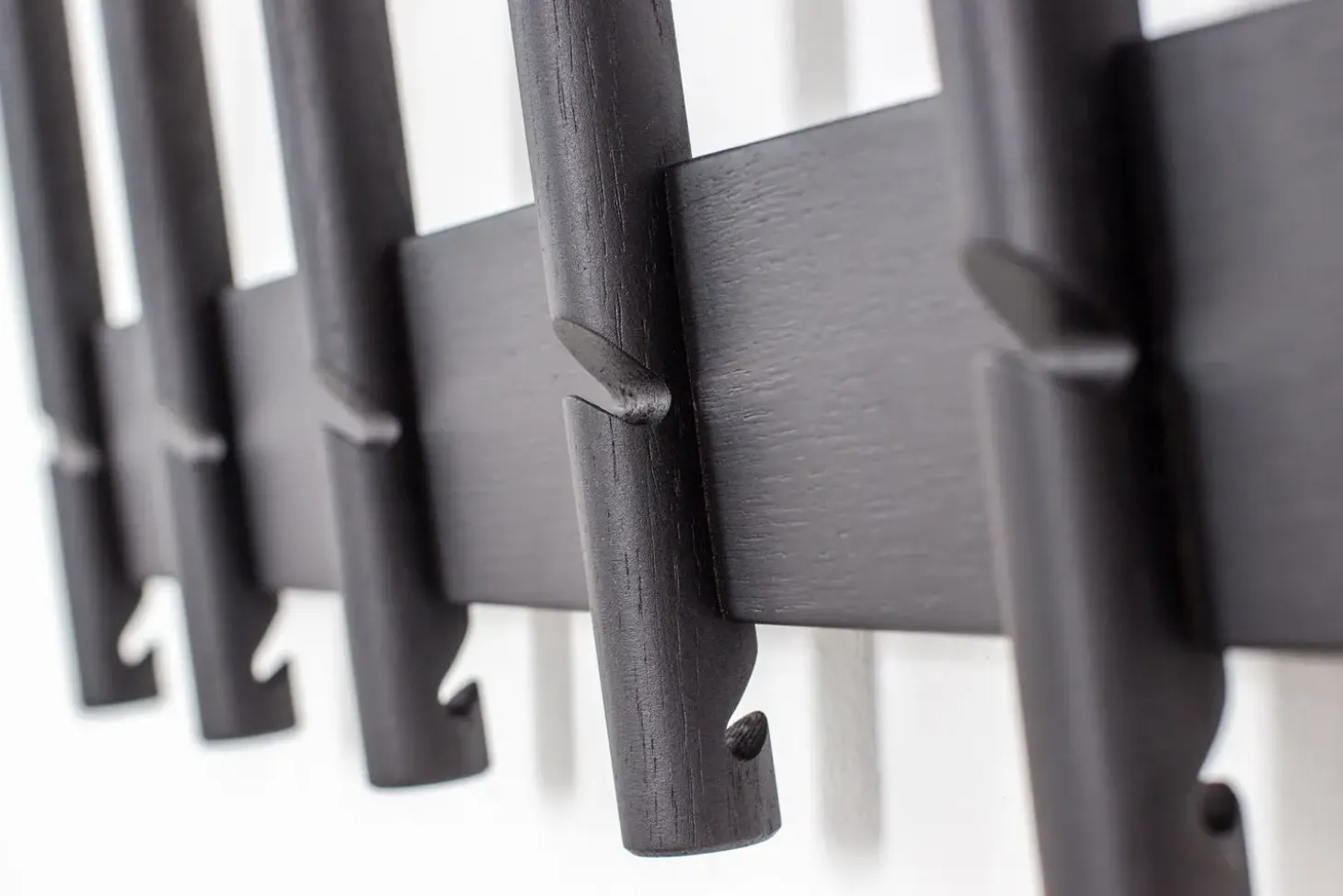 Roon & Rahn by We Do Wood - Reces Knagerække 98, sort