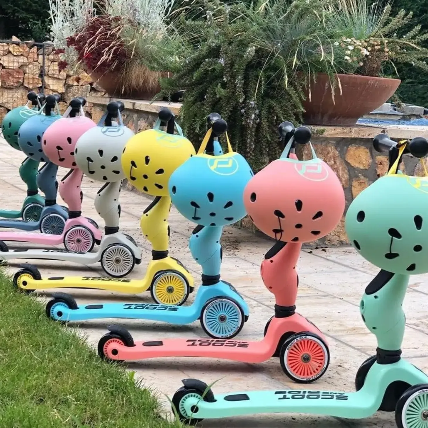 Scoot and Ride Highway - Cykelhjelm - ASH - Lysegrå, str. 51-55 cm