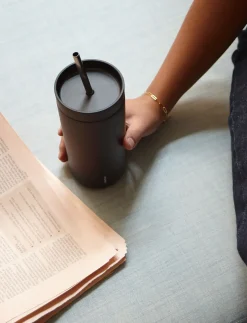 Stelton - To Go Sip termokop med sugerør 0.4 l. soft black