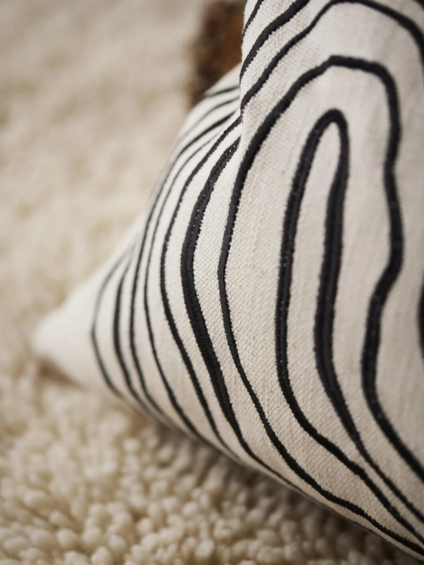 Svanefors - Curve Pudebetræk - Black/white 45x54cm