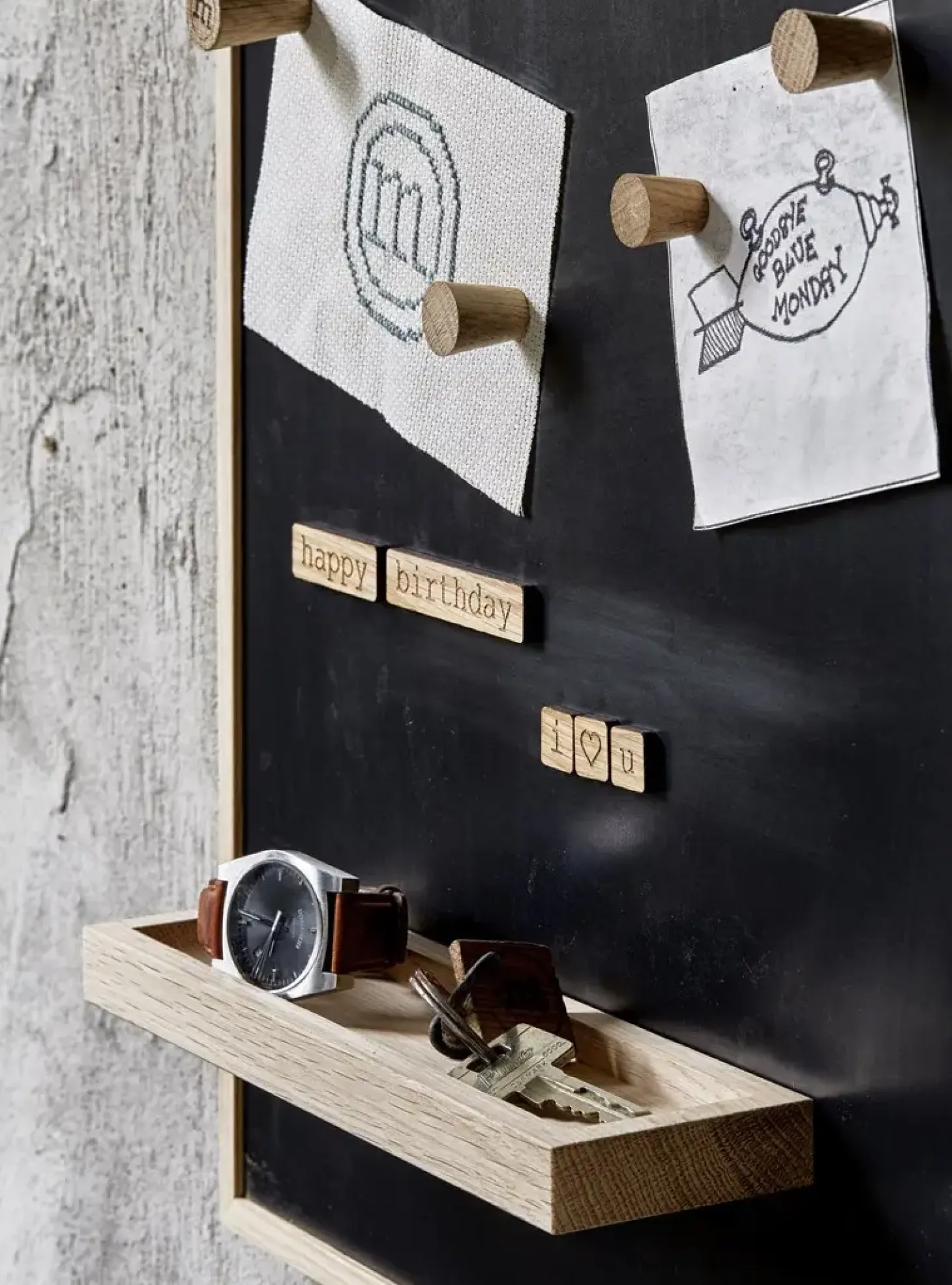The Oak Men - Notice Board - Medium - Dark Oak