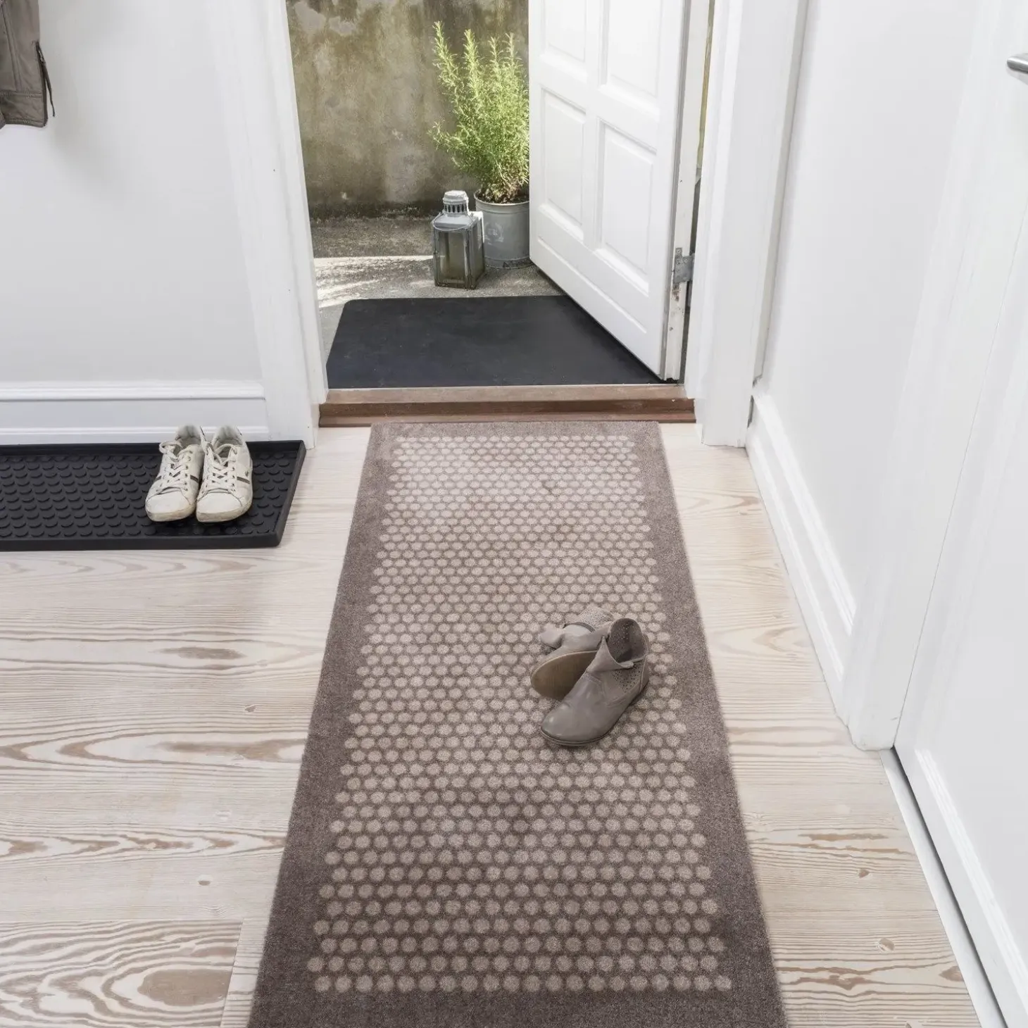 Tica Copenhagen - Smudsmåtte - Dots - Sand/beige - 67x200 cm