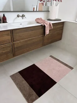 Tica Copenhagen - Smudsmåtte - Stripes Horizon - Bordeaux/Rose/Sand - 67x120 cm