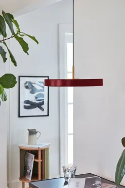 Umage - Pendel - Asteria - Ståltop/Ruby red - Mini Ø31 cm