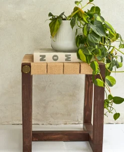 Wecycle Furniture - Skammel - Valnød